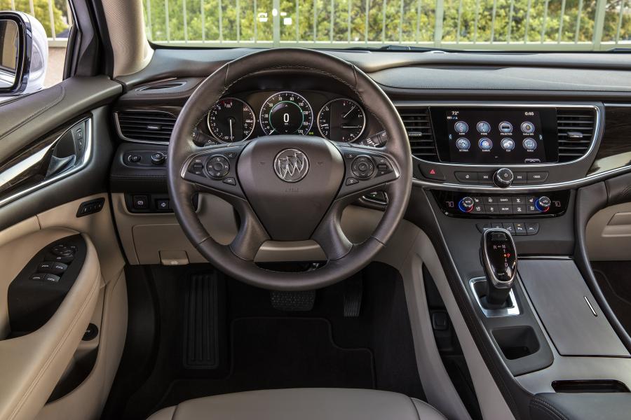Панель приборов Buick LaCrosse 2016 года  (NA) (фото 15 из 36)